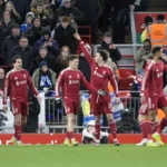 لاعبي ليفربول يحتفلون بالهدف