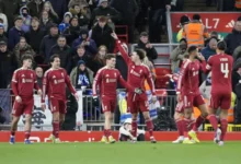 لاعبي ليفربول يحتفلون بالهدف
