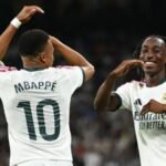 كليان مبابي يحتفل بالهدف