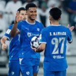 لاعبي الهلال يحتفلون بالهدف